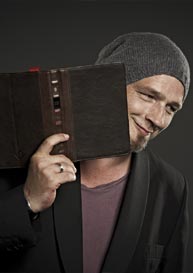 Torsten Sträter "Selbstbeherrschung umständehalber abzugeben"